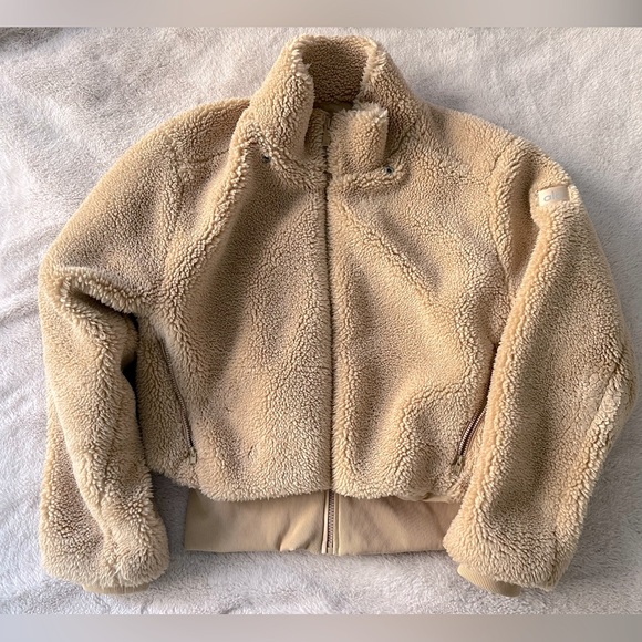 NWOT Alo Yoga Sherpa Jacket Fleece Size S - Picture 2 of 13